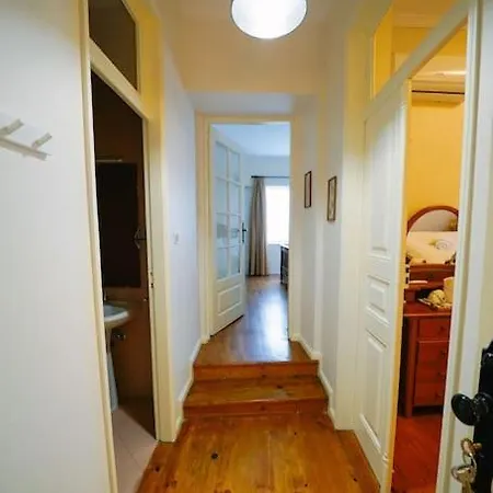 4br Parking- Fam & Friends